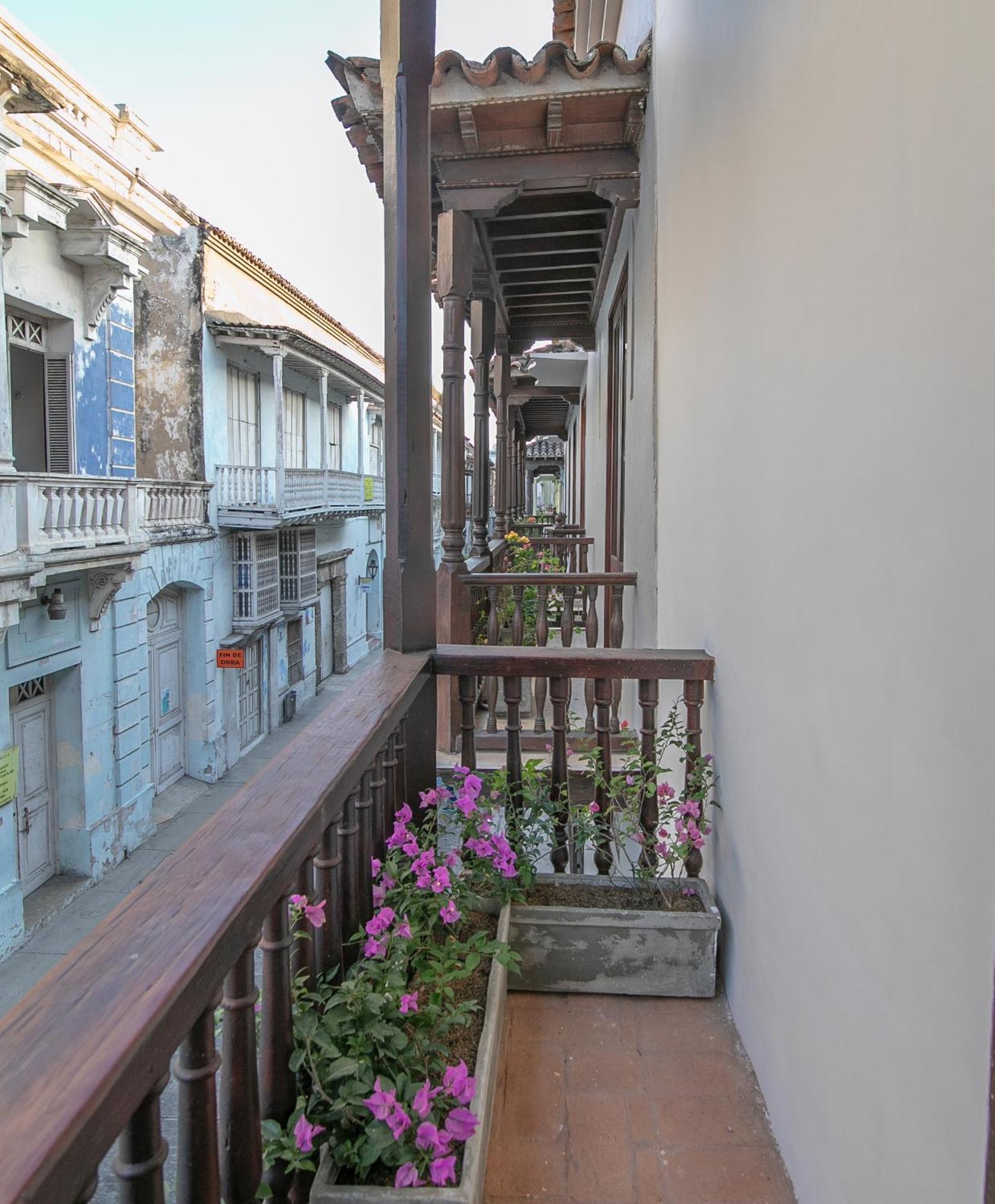 Отель Casa Bugo Centro Historico Картахена Экстерьер фото